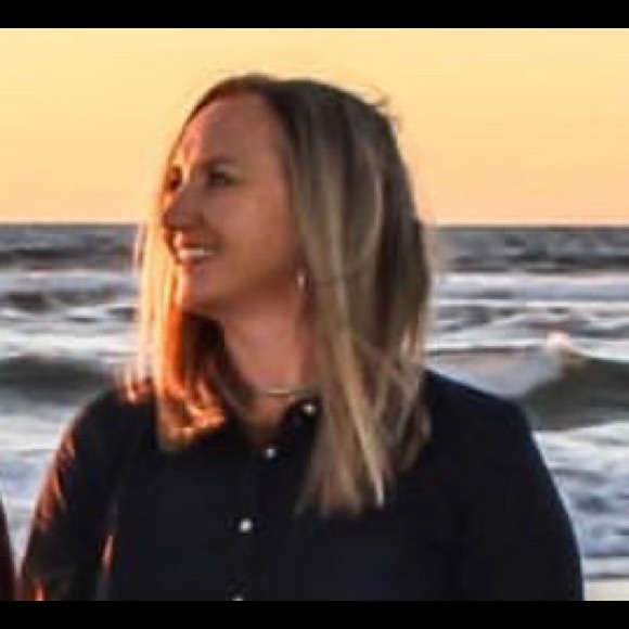 Meet your Posher, Jennifer - Picture 1 of 1